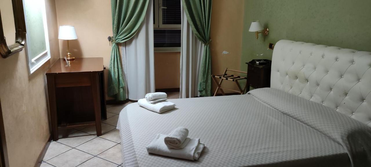 Montreal Hotel Roma