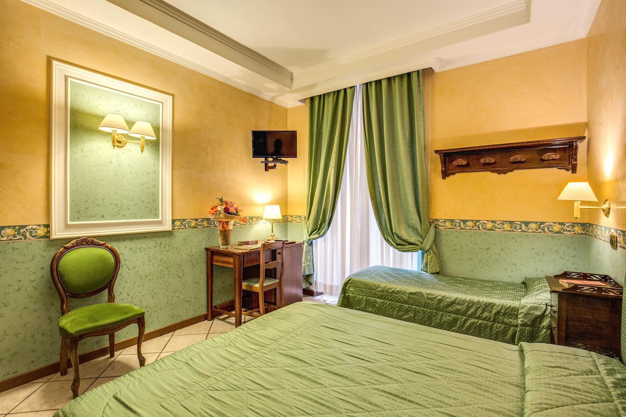 Hotel Montreal 3*