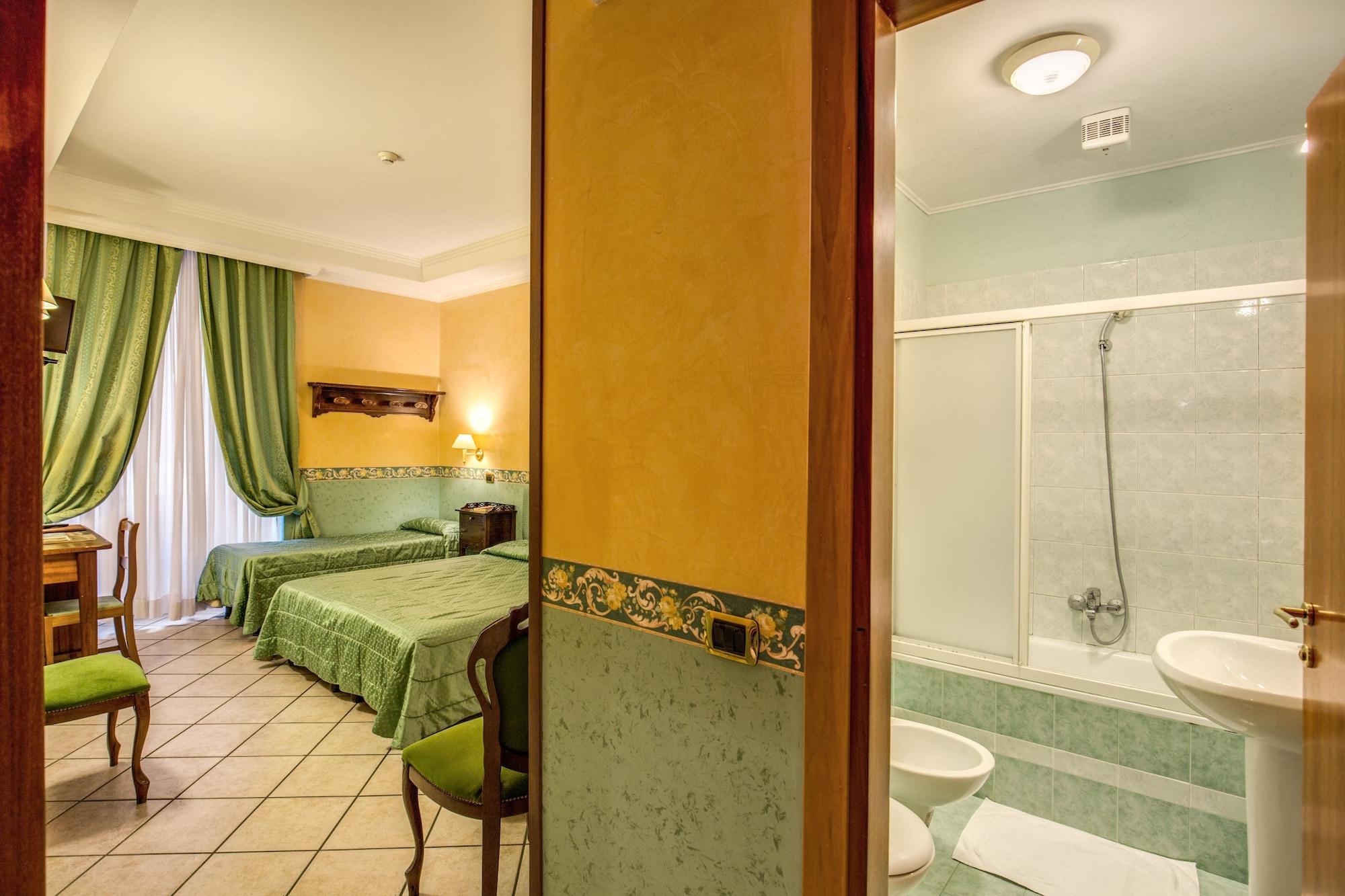 Montreal Hotel 3*