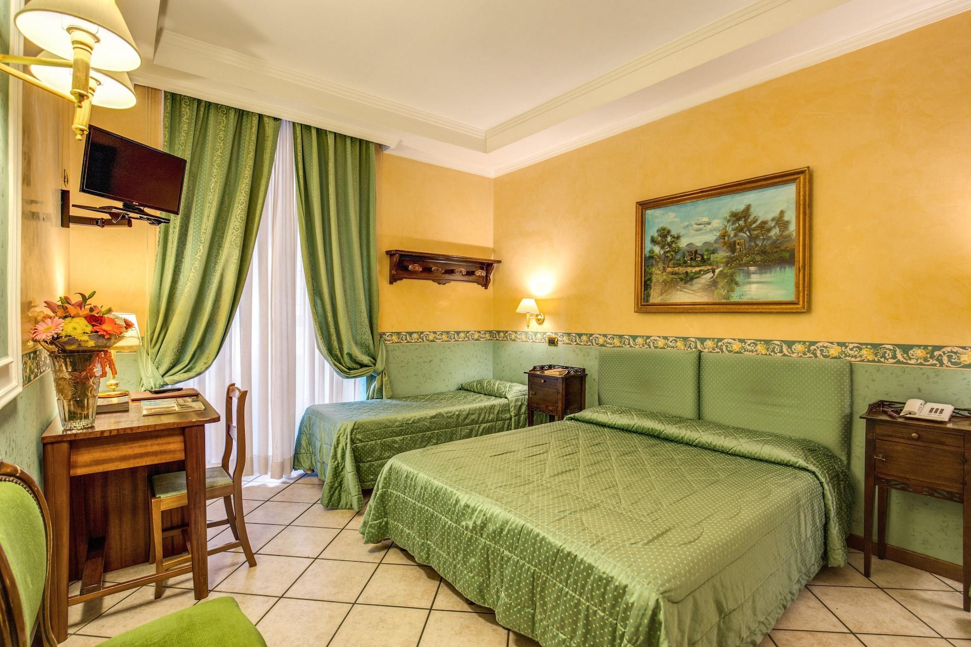 Hotel Montreal 3*