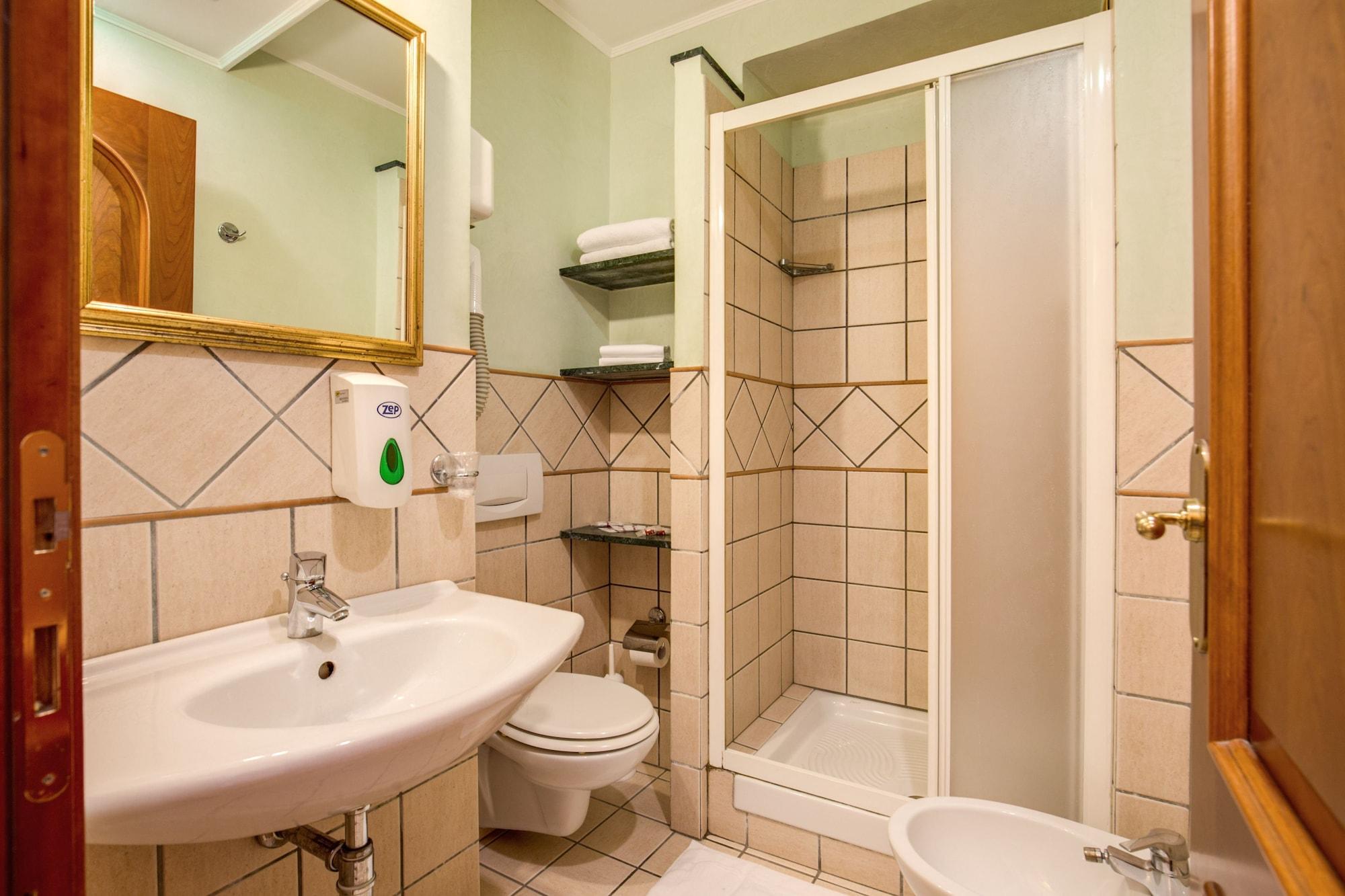 Montreal Hotel Roma