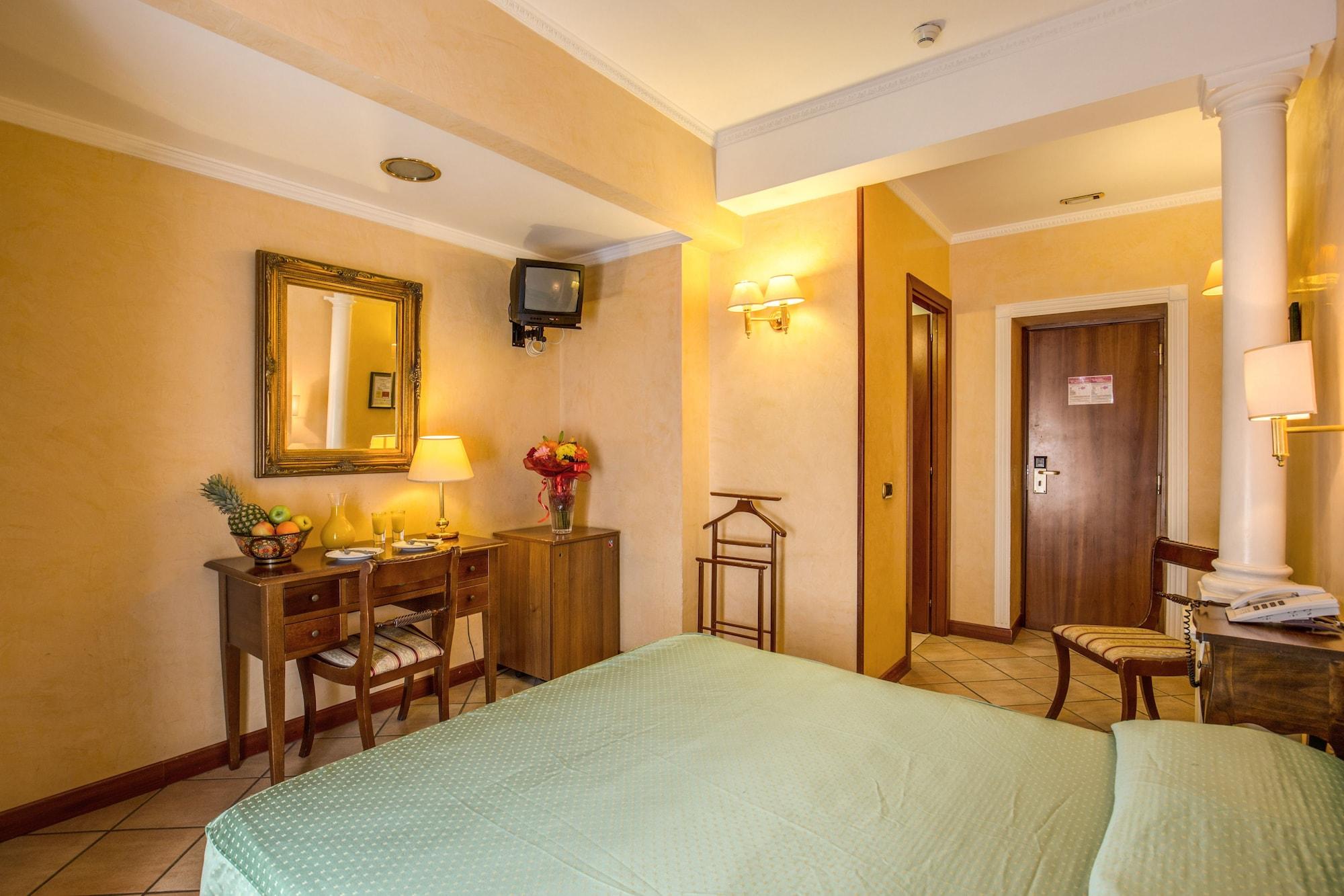 Montreal Hotel Roma