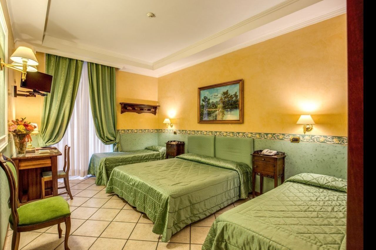 Hotel Montreal 3*