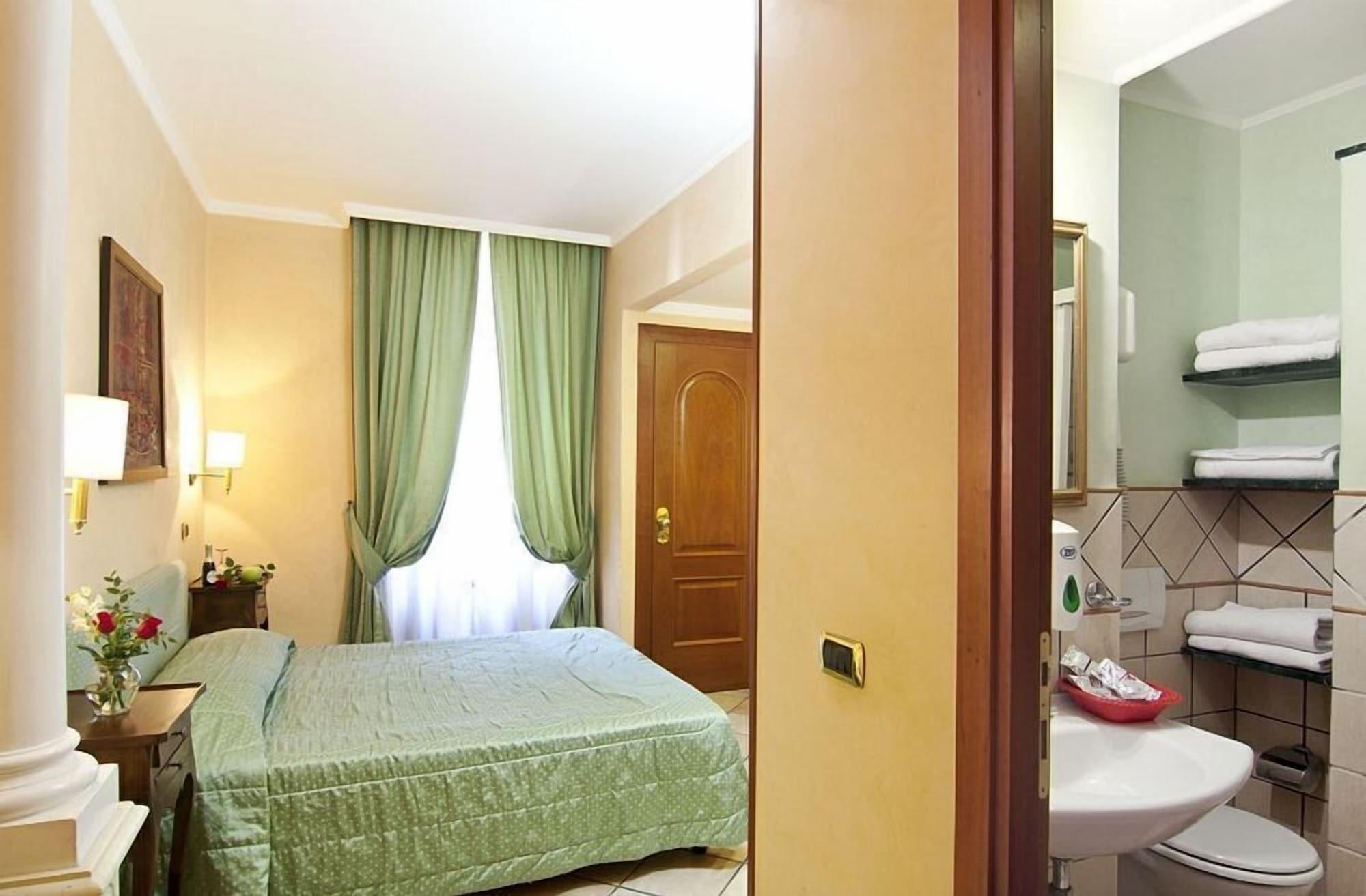 Montreal Hotel 3*